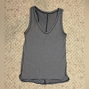 Lululemon, Size 4, Black & White Stripes